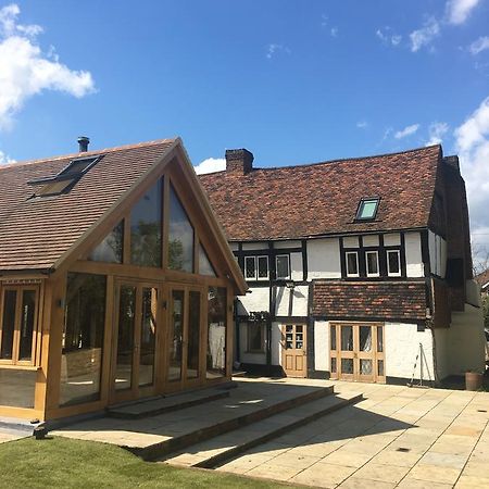 Heathrow Cottages Staines-upon-Thames Екстер'єр фото
