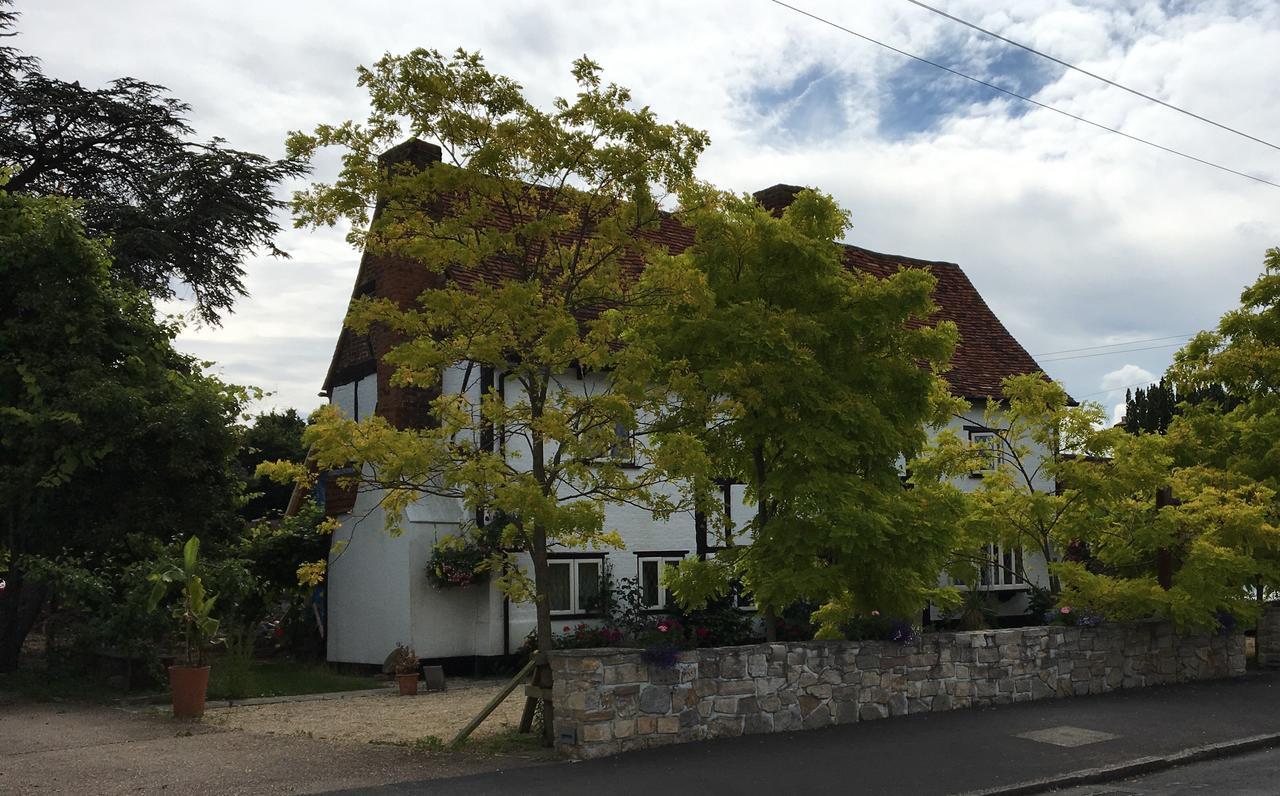 Heathrow Cottages Staines-upon-Thames Екстер'єр фото